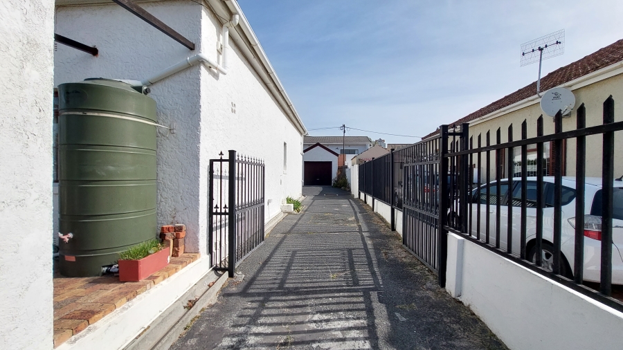 4 Bedroom Property for Sale in Strand North Western Cape
